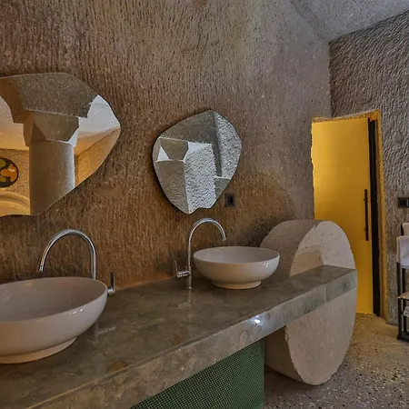 Eka Cave Maison