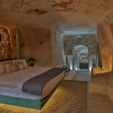 Eka Cave Maison