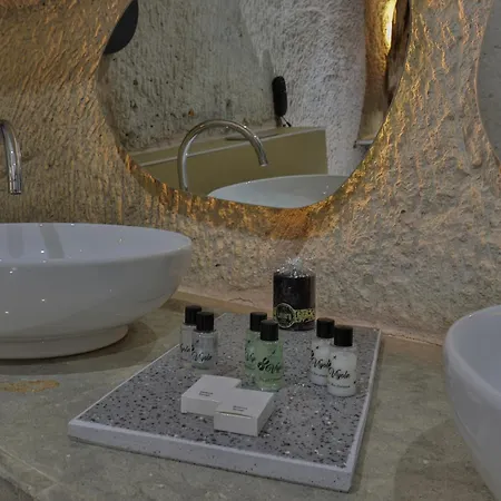Bed and Breakfast Eka Cave Maison 4*