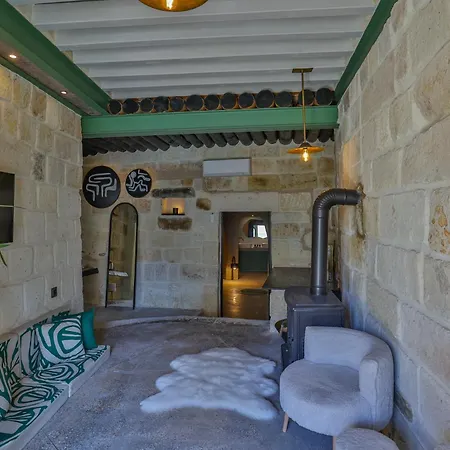 Bed and Breakfast Eka Cave Maison Νεβσεχίρ